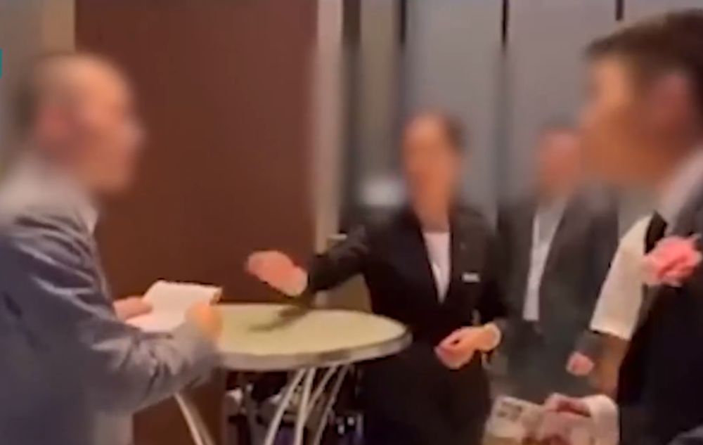 江苏一酒店婚宴政策引发热议，婚宴开始前要求付全款，不付钱不上菜