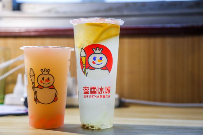 蜜雪冰城柠檬水系列，冰爽甜蜜的诱惑
